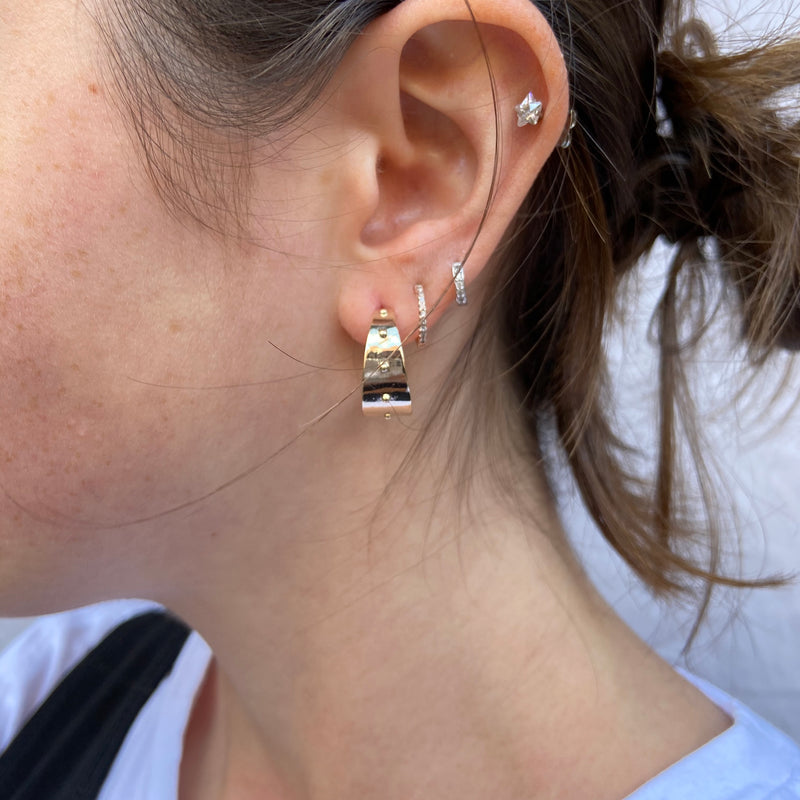 Widening Hoops in Gold